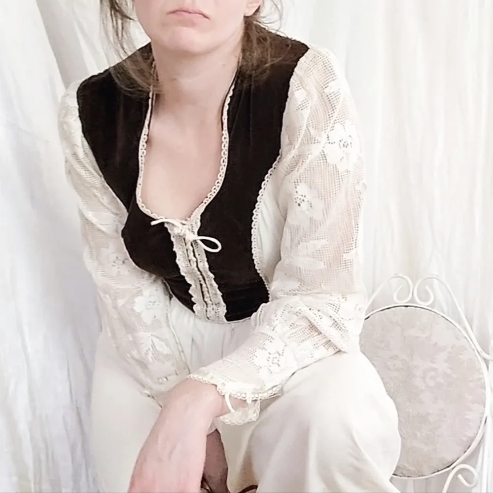 Vintage Gunne Sax Dress, 1970s authentic velvet & lace renaissance style - Picture 12 of 12